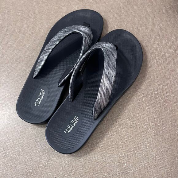 High Tide Shoes - High Tide Carbon Series women's flip flops size 10